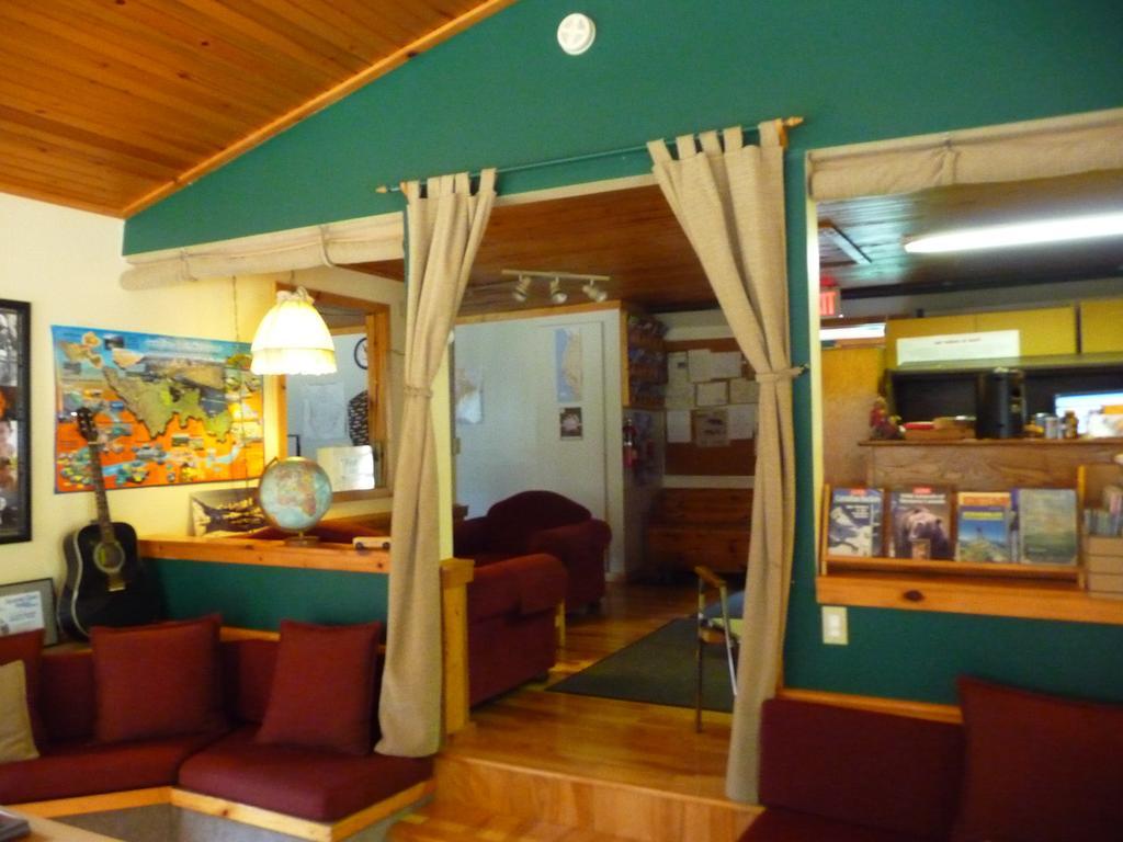 Hi Castle Mountain - Hostel Екстер'єр фото